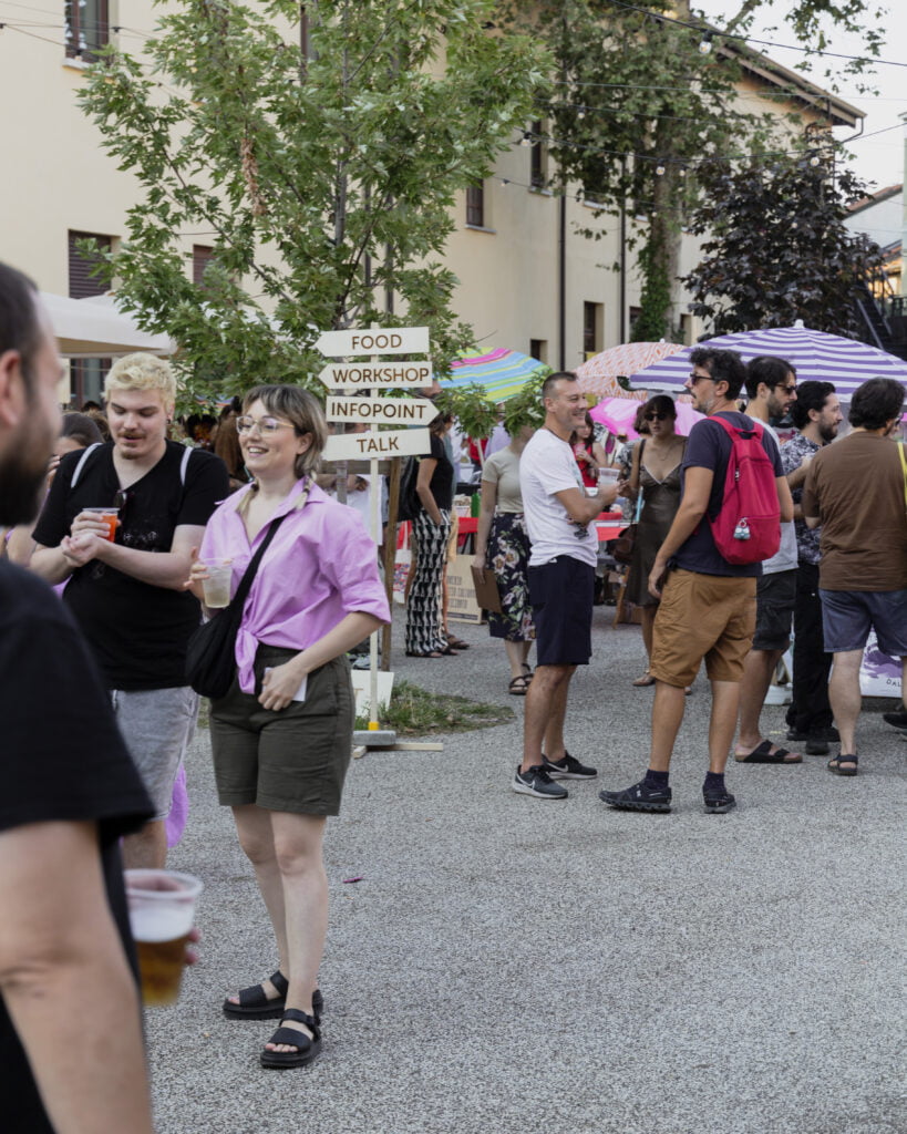 wayfinding kit for GOMMA festival - cartelli direzionali